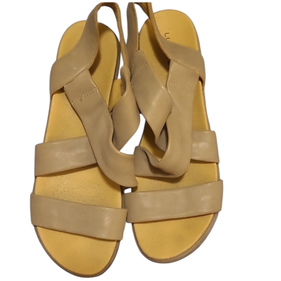 Lucky Brand Beige Women's Leather Sandals EUC - Picture 1 of 4